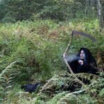 kuolema savu00 Reaper (Mylène Meursault) smoking pot, Spigot